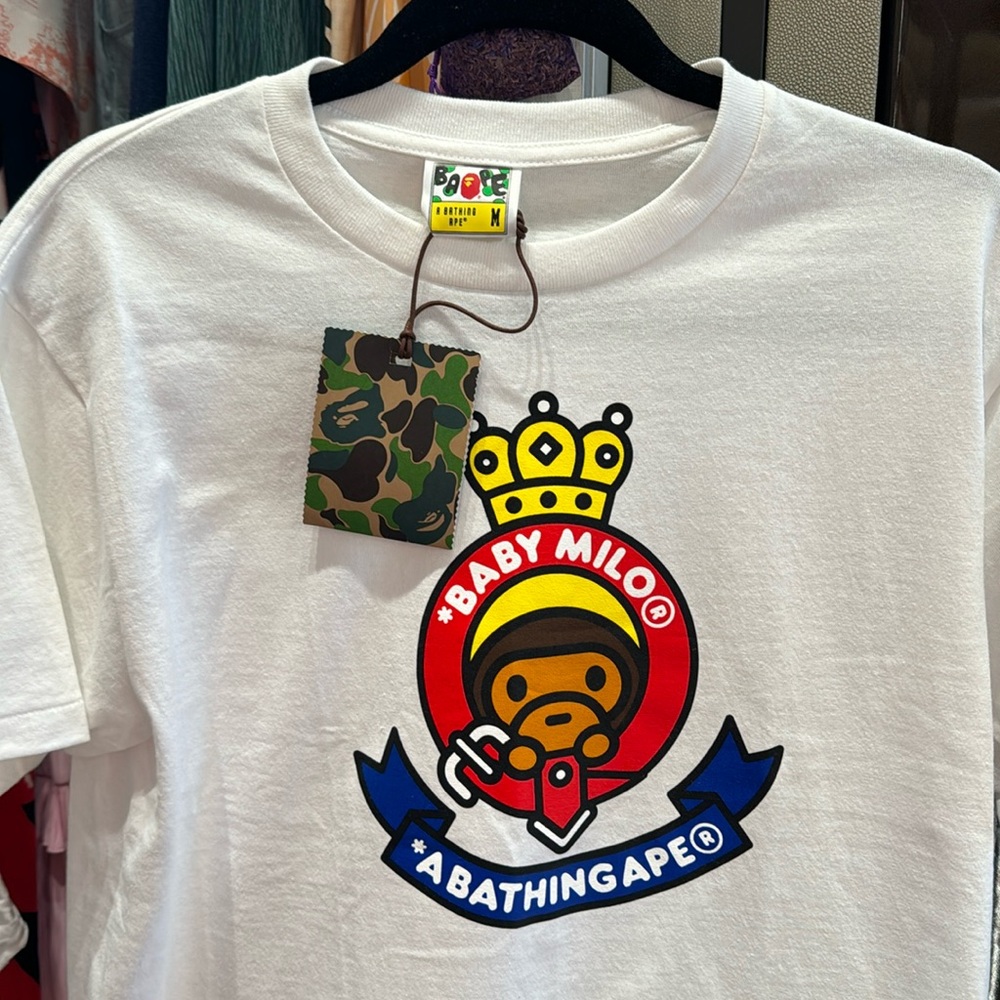 A Bathing Ape! Brand new London 1st Anniversary Baby Milo Crown Tee Medium White